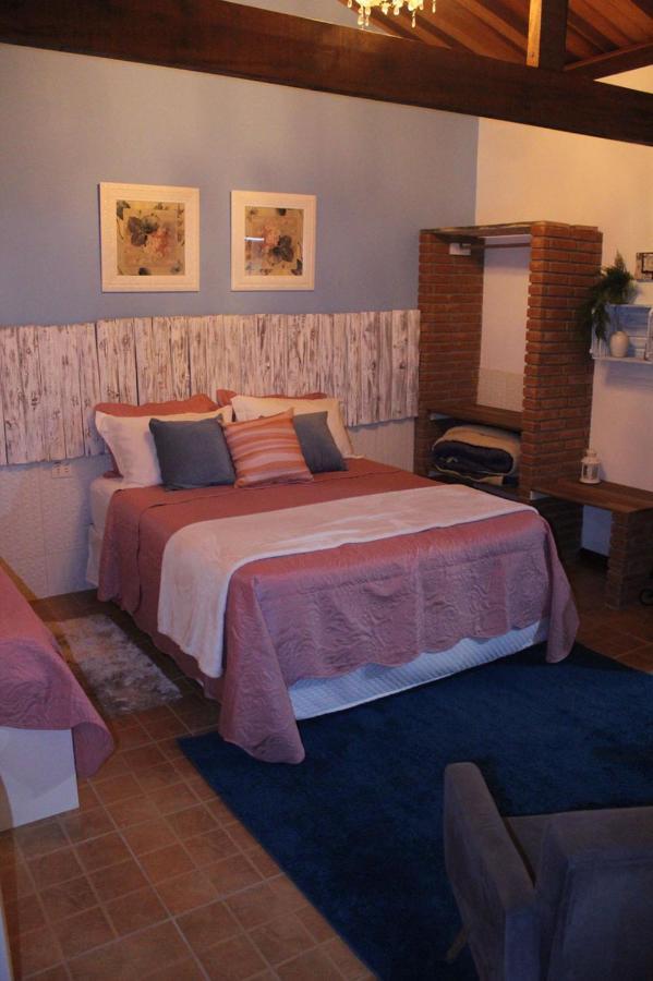 Chale Pico Agudo Hotel Santo Antônio do Pinhal Екстериор снимка